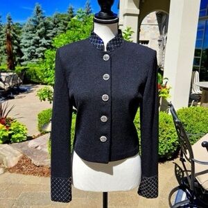 St John’s Knit Cardigan. Size 4. Pre Owned Excellent Condition. Approx MSRP $450